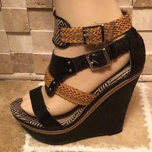 MOSSIMO Tebbe Tribal Wedge Sandal